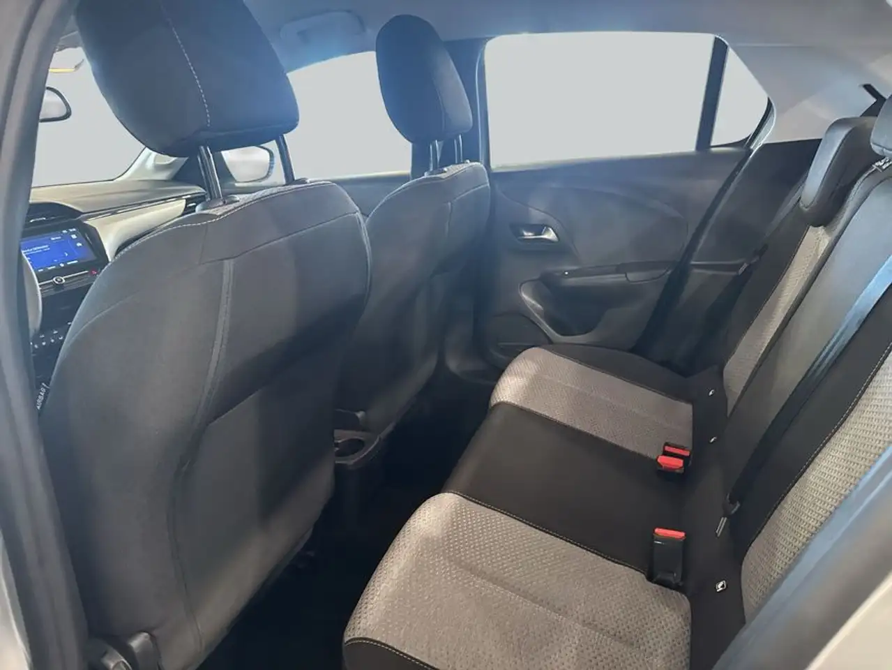 Opel Corsa 1.2 Direct Injection Turbo Automatik — Galerie du véhicule 11