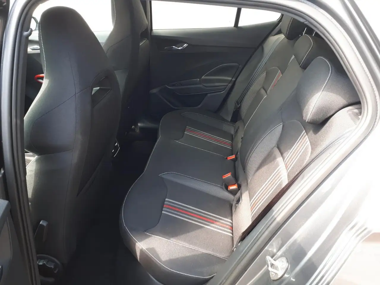 Skoda Fabia Monte Carlo 150 PS + DSG* LED* 5 Jahre Gar — معرض صور السيارة 11