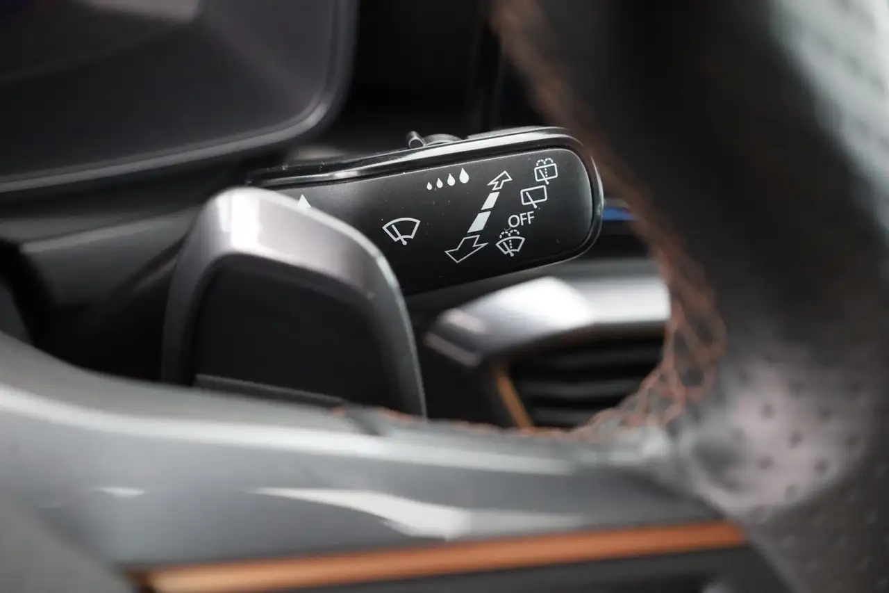 CUPRA Leon ST 2.0 TSI DSG VZ 4Drive LED Navi DAB ACC — Galerie du véhicule 19