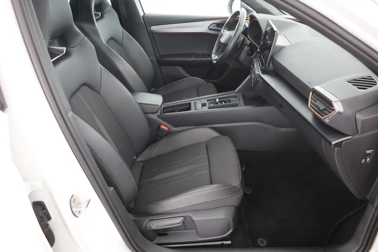 CUPRA Leon ST 2.0 TSI DSG VZ 4Drive LED Navi DAB ACC — Galerie du véhicule 23