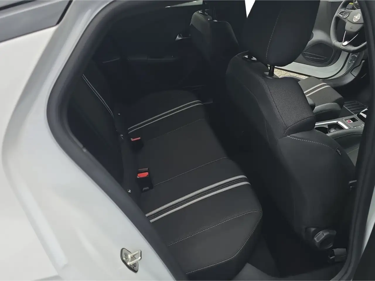 Opel Corsa Facelift GS AT, Navi,LED,Kamera,Alu — Galerie du véhicule 22