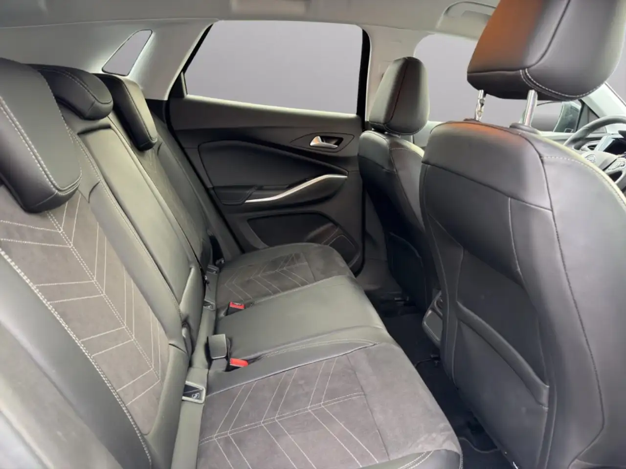 Opel Grandland GS Line 1.2 Turbo Navi Klimaautom 360 Kamera Allwe — معرض صور السيارة 9