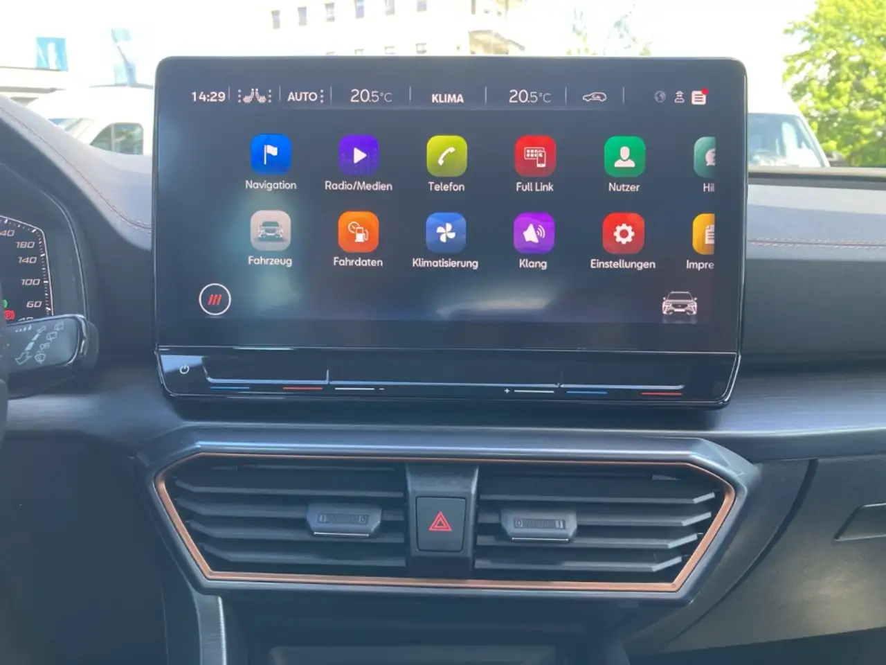 CUPRA Formentor 1.5 TSI DSG MATRIX+BEATS+AHK+KAMERA — Vehicle gallery 17