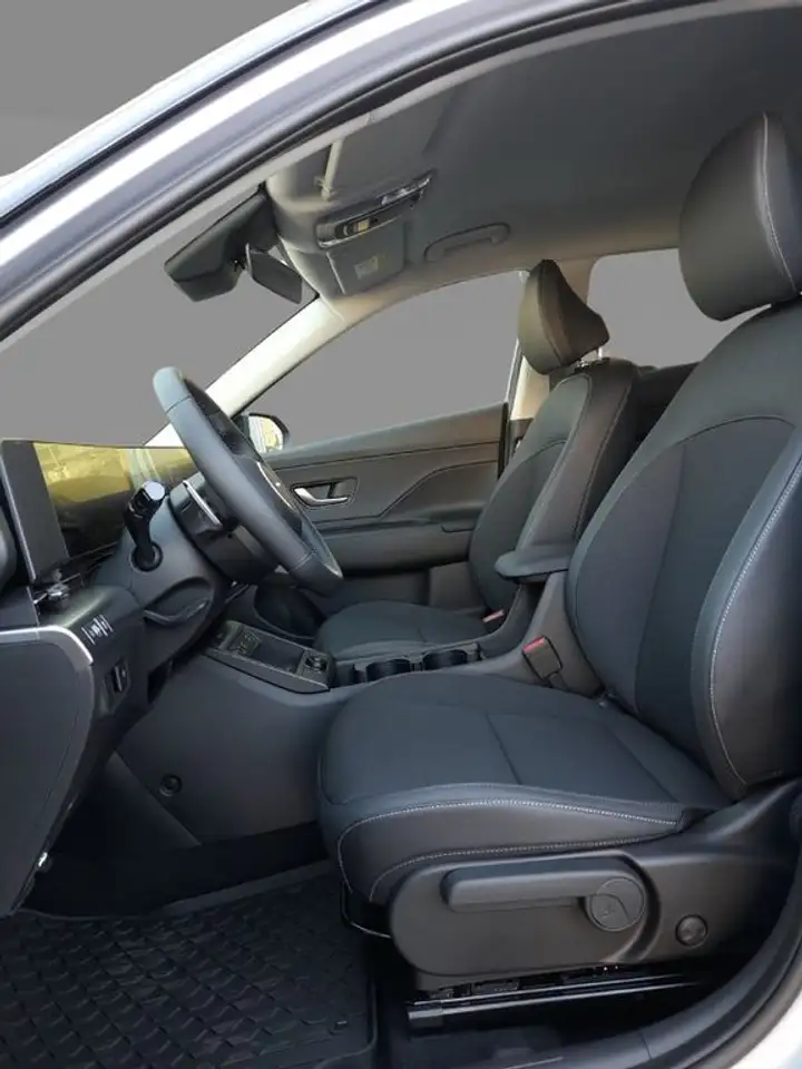 Hyundai KONA Nuevo Eléctrico 114,6 kW (151 CV) Blackline — معرض صور السيارة 4