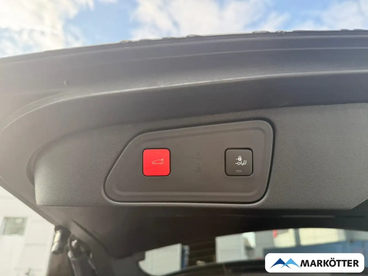 Peugeot 3008 GT Hybrid ACC/BLIS/CAM/NAVI/SHZ/LED/APPLE — Vehicle gallery 7