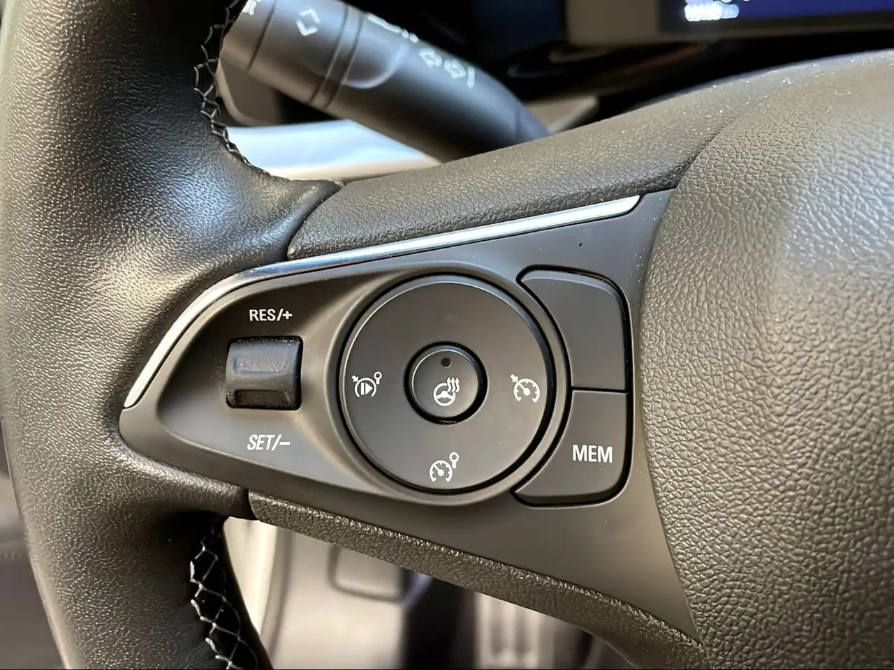 Opel Mokka GS inkl. Allwetter, WInter-Paket, Park & Go — Vehicle gallery 14