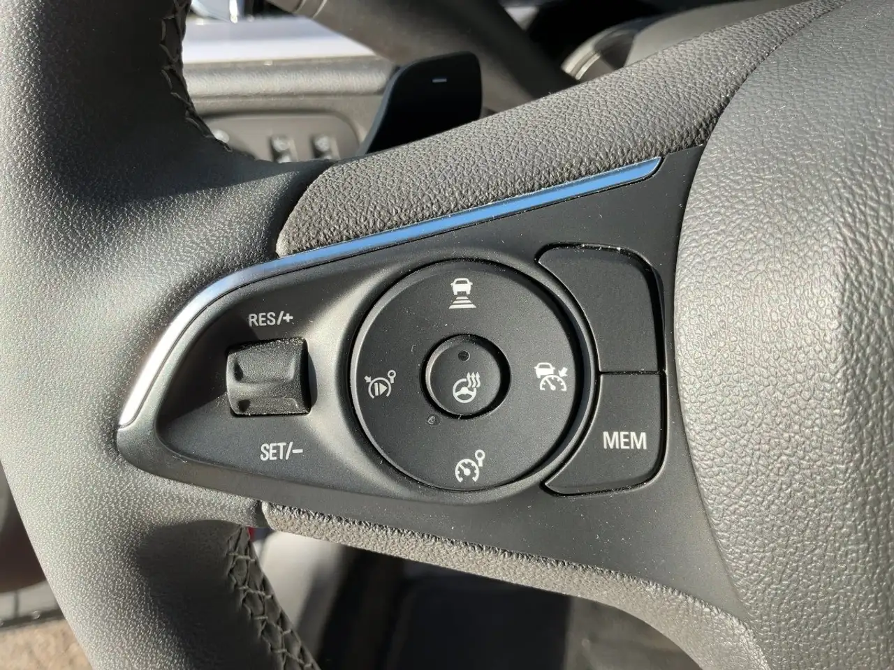 Opel Grandland 1.2 Turbo GS Line LED+SHZ+2xKlima+LM — معرض صور السيارة 15