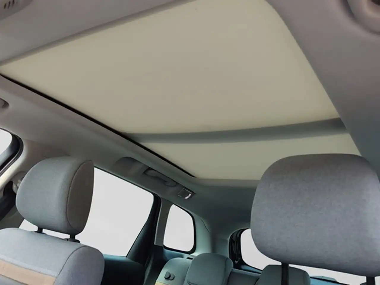 Citroen C3 Aircross Max EAT6 ALLWETTER PANO PDC KAMERA SHZ — Vehicle gallery 18