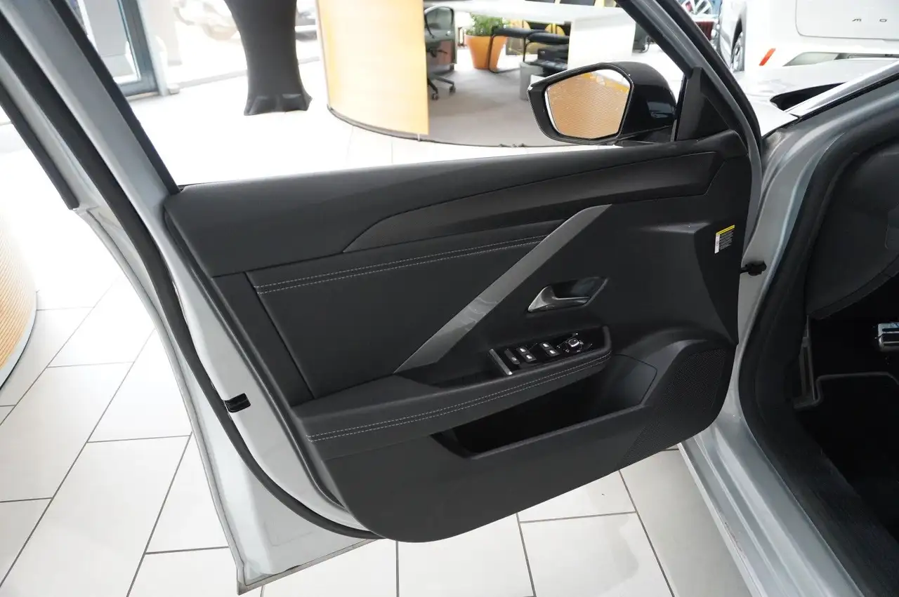 Opel Astra L Lim. 1.6 HYBRID GS SPORT NAVI/360°/SPORT — معرض صور السيارة 19