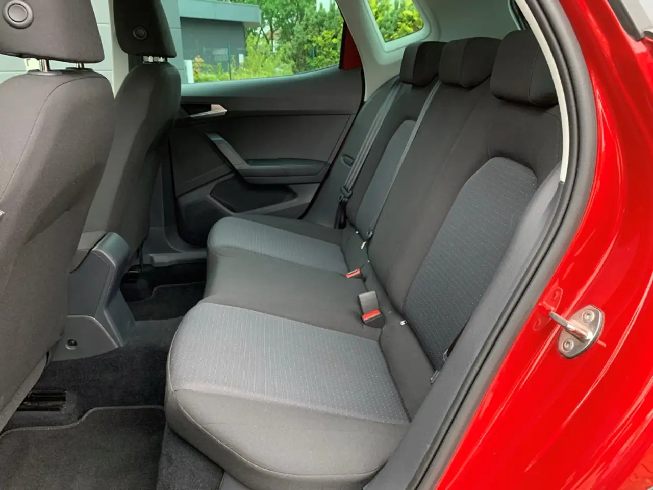 SEAT Arona Edition 1.0 TSI DSG Style AHK+SHZ+NAVI+LED — Vehicle gallery 11