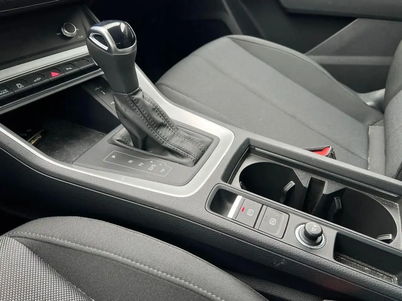 Audi Q3 45 TFSIe Advanced S-tronic — Galerie du véhicule 16