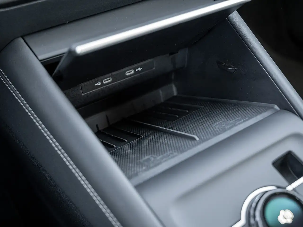 Volkswagen Tiguan 1.5 eTSI Life AHK KAM LED SHZ PDC NAVI — Vehicle gallery 9