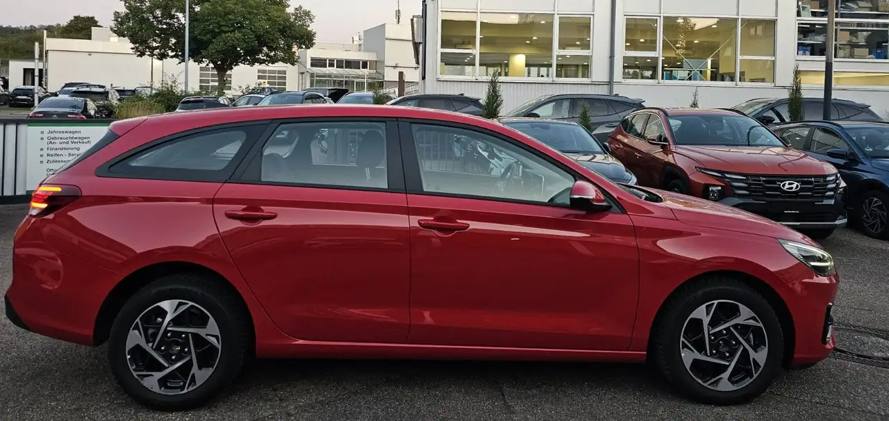 Hyundai i30 1.0 T-GDI Family — Vehicle gallery 5