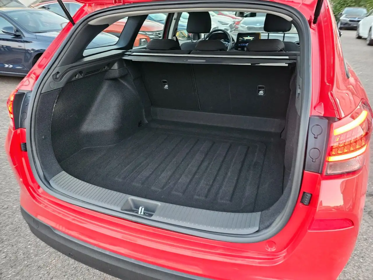 Hyundai i30 1.0 T-GDI Family — Vehicle gallery 9