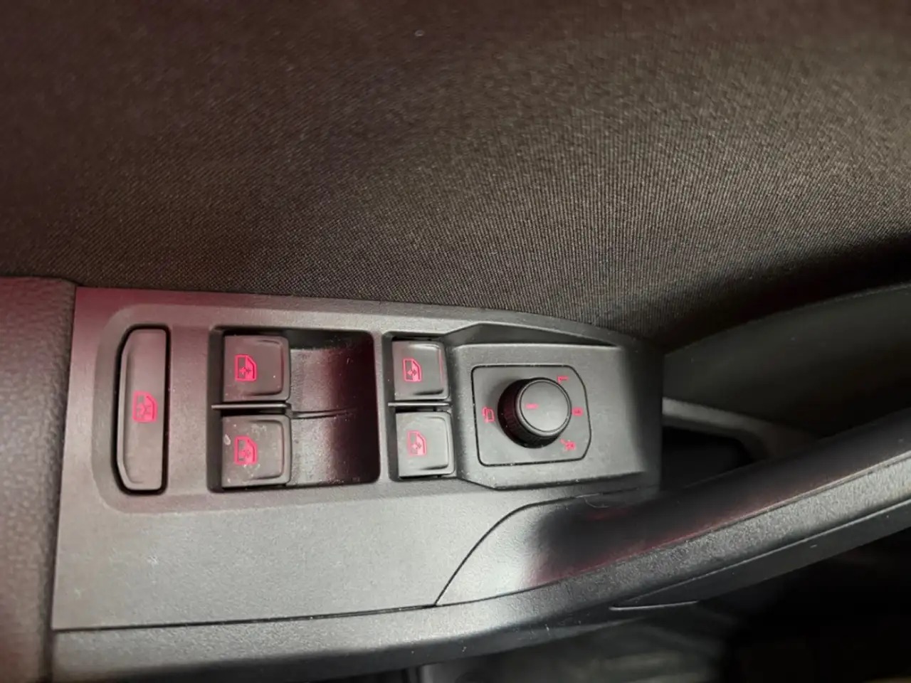 SEAT Arona FR ALLWETTER NAV LED DIG-DISPLAY TEMPOMAT APPLE/AN — معرض صور السيارة 20