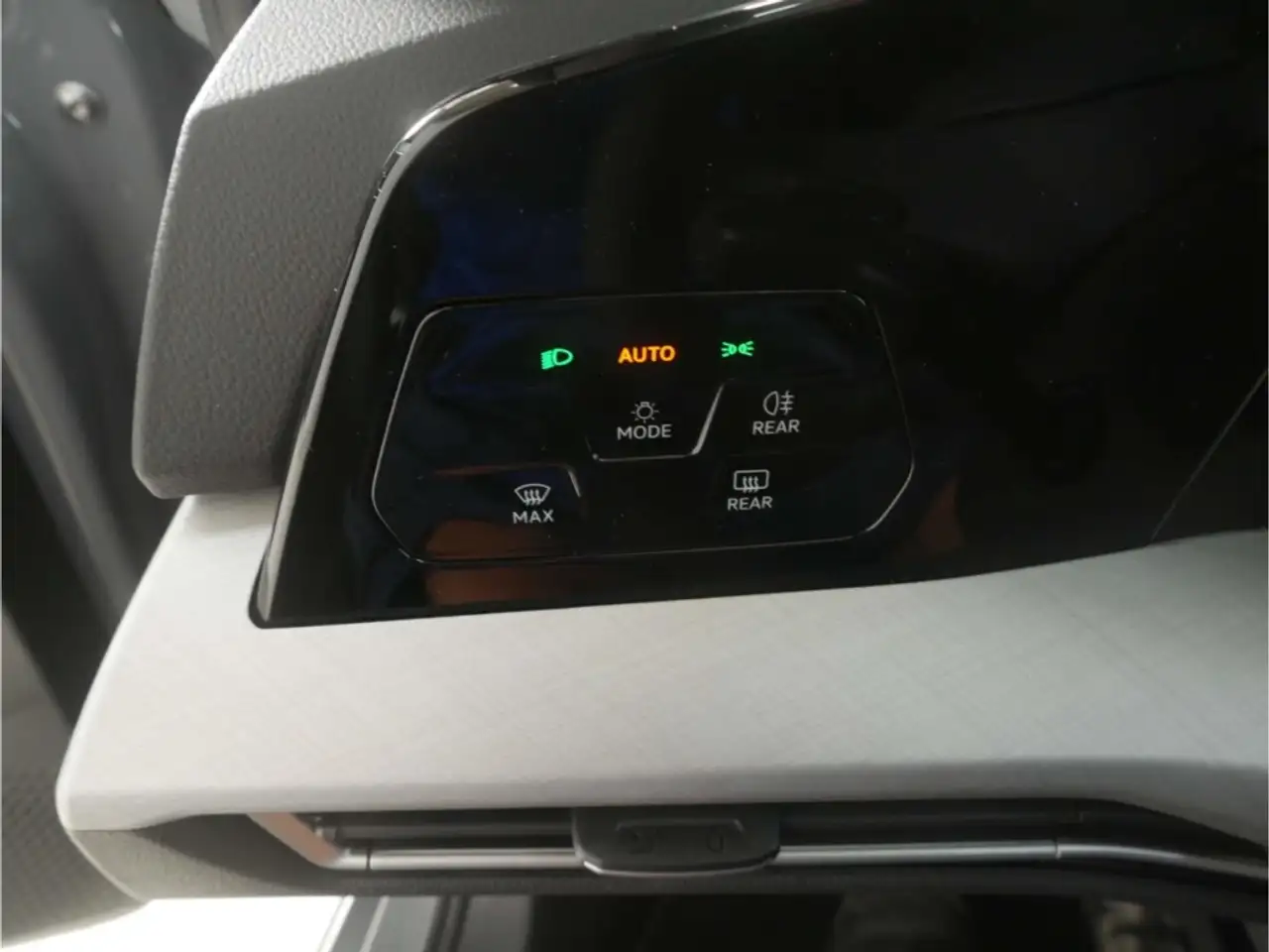 Volkswagen Golf Variant 1.5 eTSI DSG App-Connect/SH/Climatr. — Vehicle gallery 20