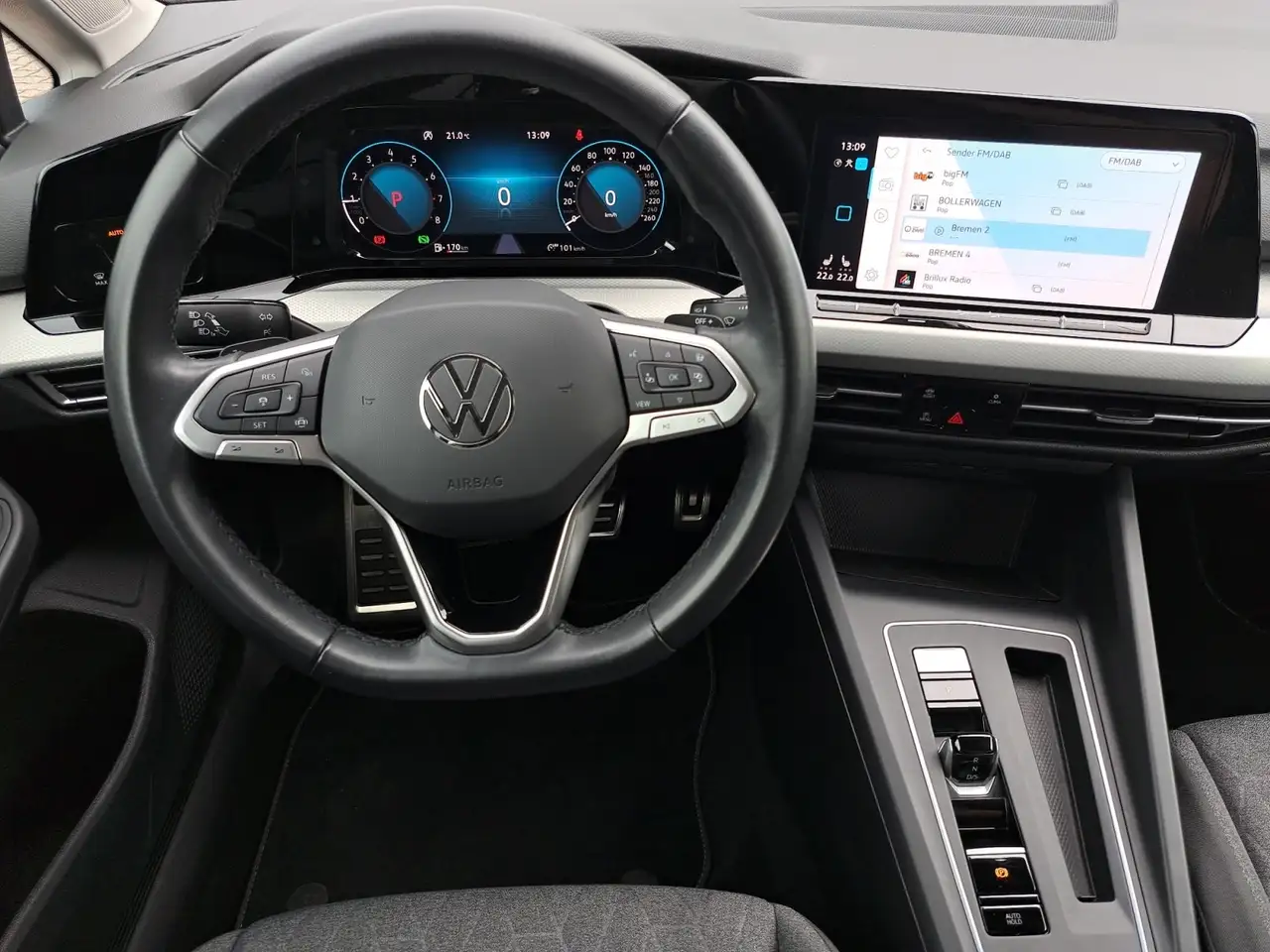 Volkswagen Golf VIII Move 1.0 eTSI DSG 3,99% APP GJ-REIF PDC LED — معرض صور السيارة 17