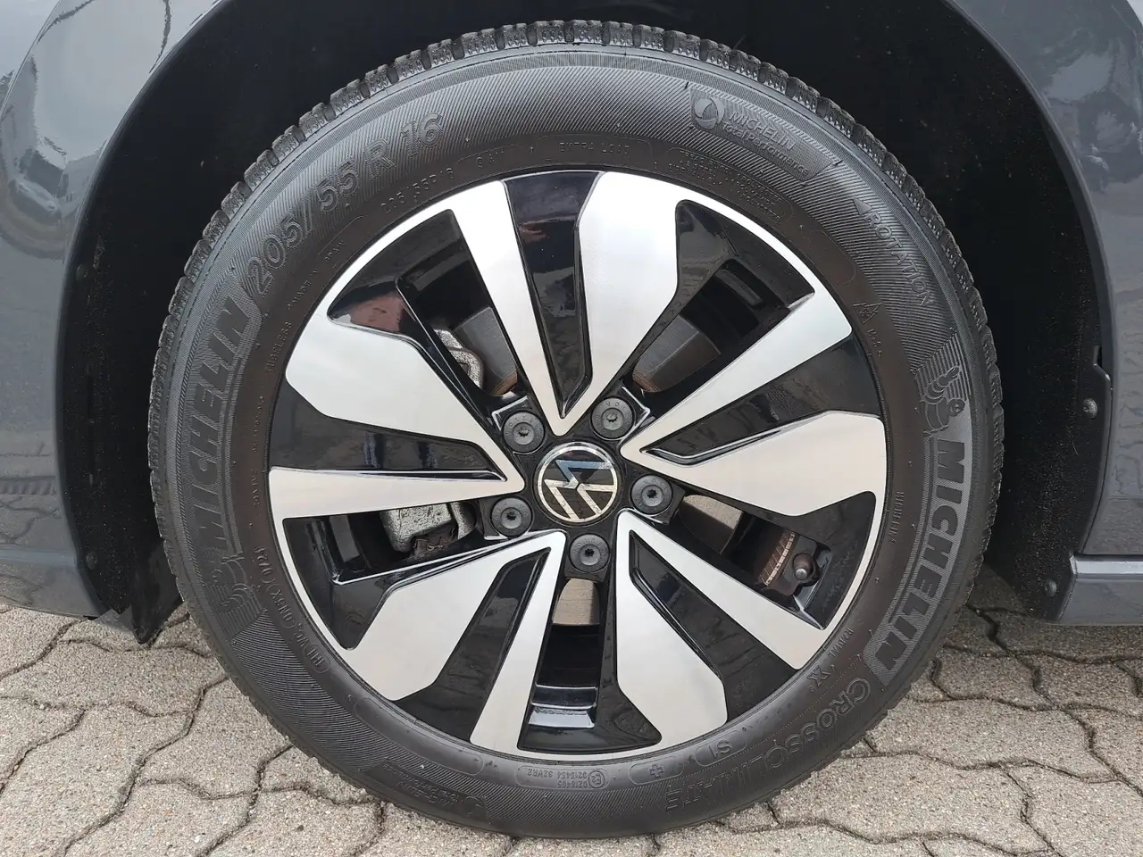 Volkswagen Golf VIII Move 1.0 eTSI DSG 3,99% APP GJ-REIF PDC LED — معرض صور السيارة 12