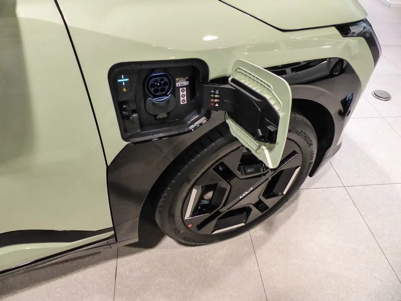 Kia EV3 GT-line 81kwh DriveWise Park Pro Komfort — معرض صور السيارة 15
