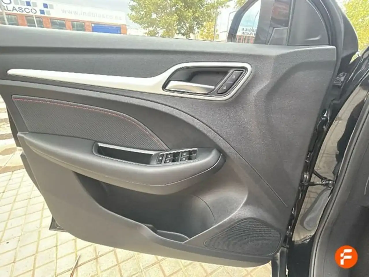 MG ZS 1.0T Luxury Auto — Galería del vehículo 23