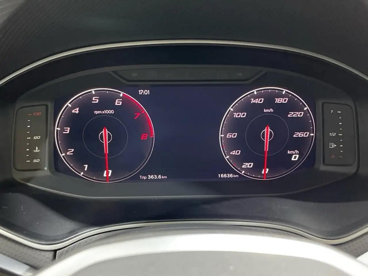 SEAT Arona 1.0 TSI S&S FR XM 115 — معرض صور السيارة 17