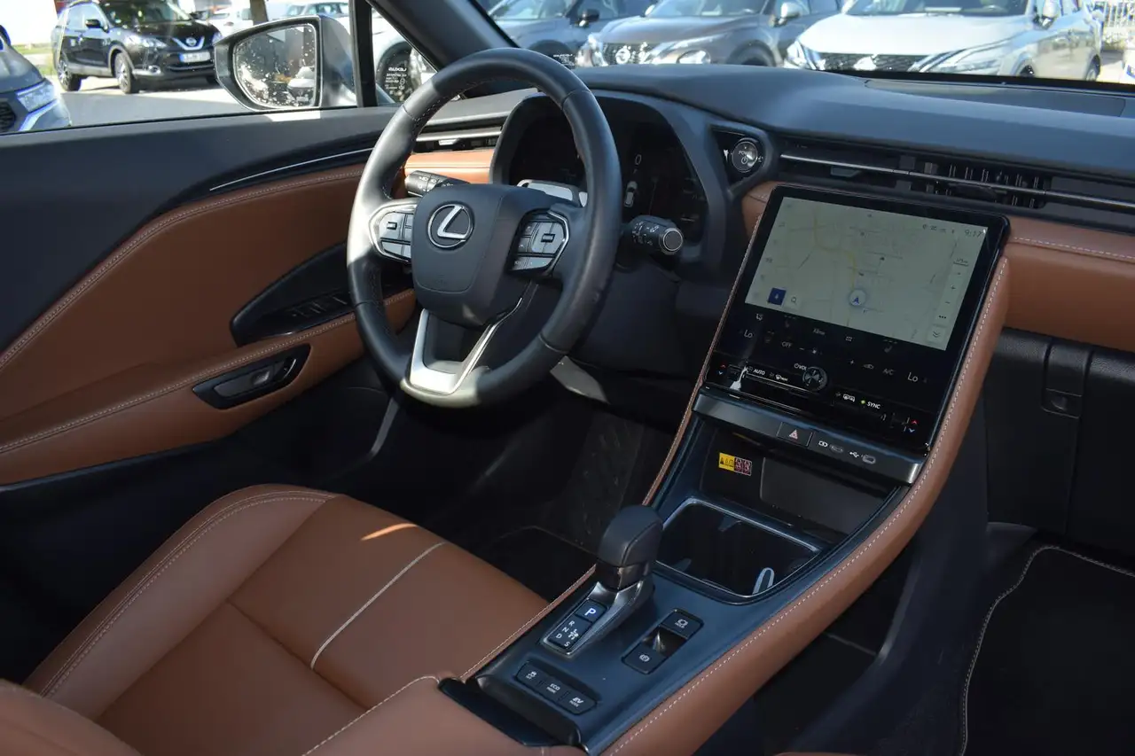 Lexus LBX FWD Relax — Vehicle gallery 20
