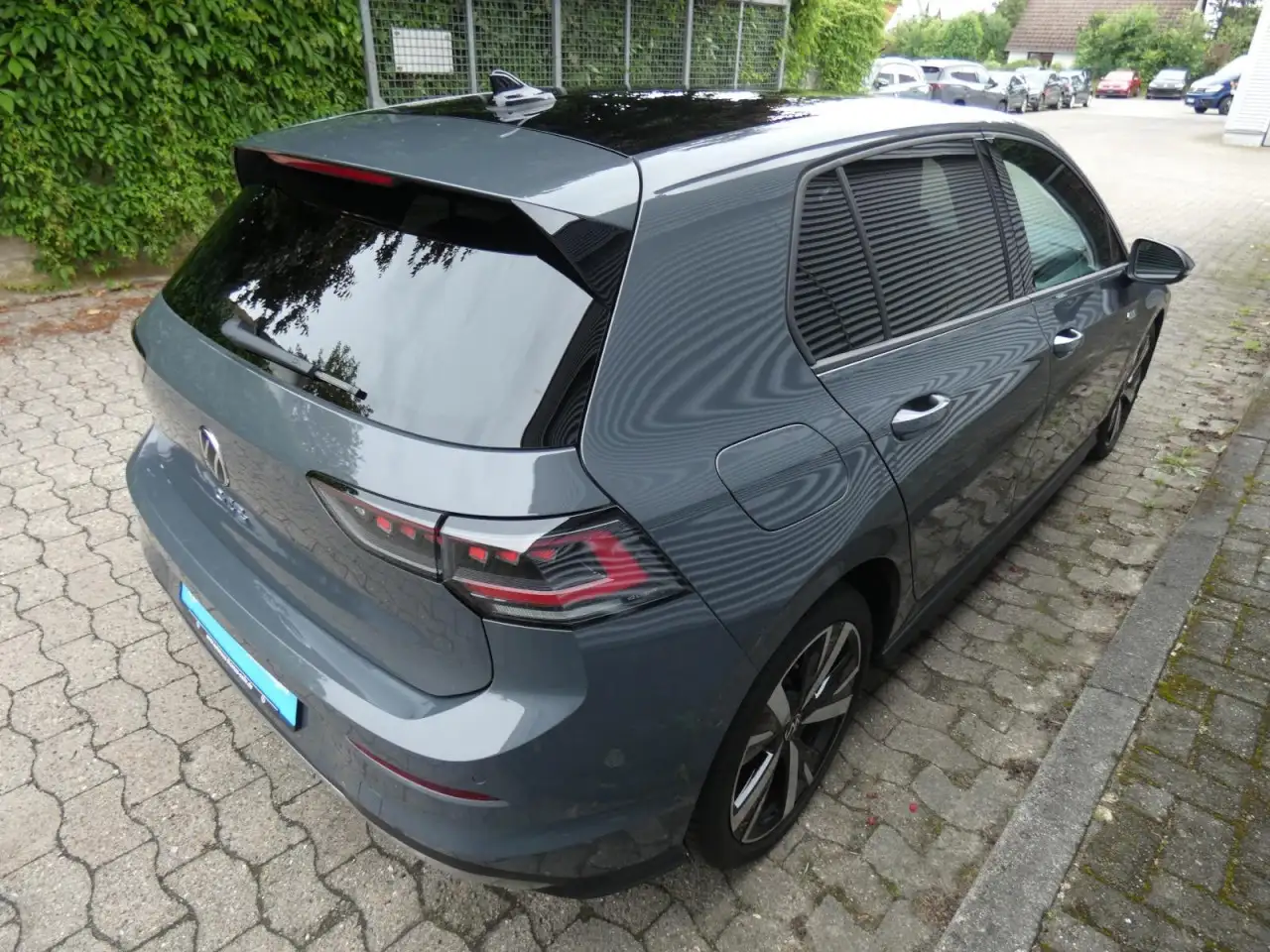 Volkswagen Golf VIII 1.5 TSI DSG GTE Navi AHK LED-Matrix HuD — Galería del vehículo 7