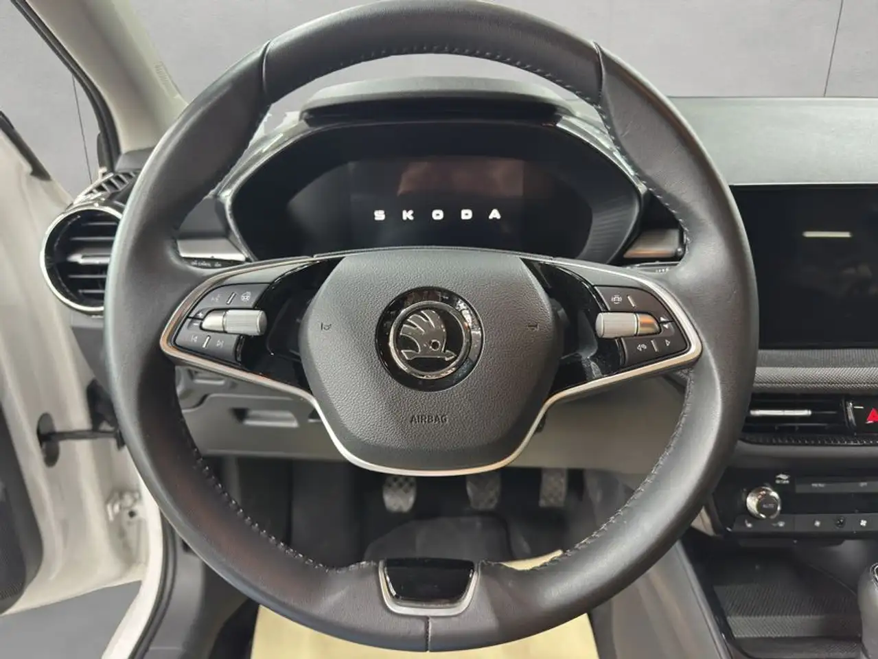 Skoda Fabia 1.0 MPI Selection — Galería del vehículo 11