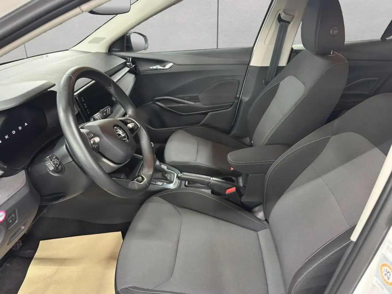 Skoda Fabia 1.0 MPI Selection — Galería del vehículo 10