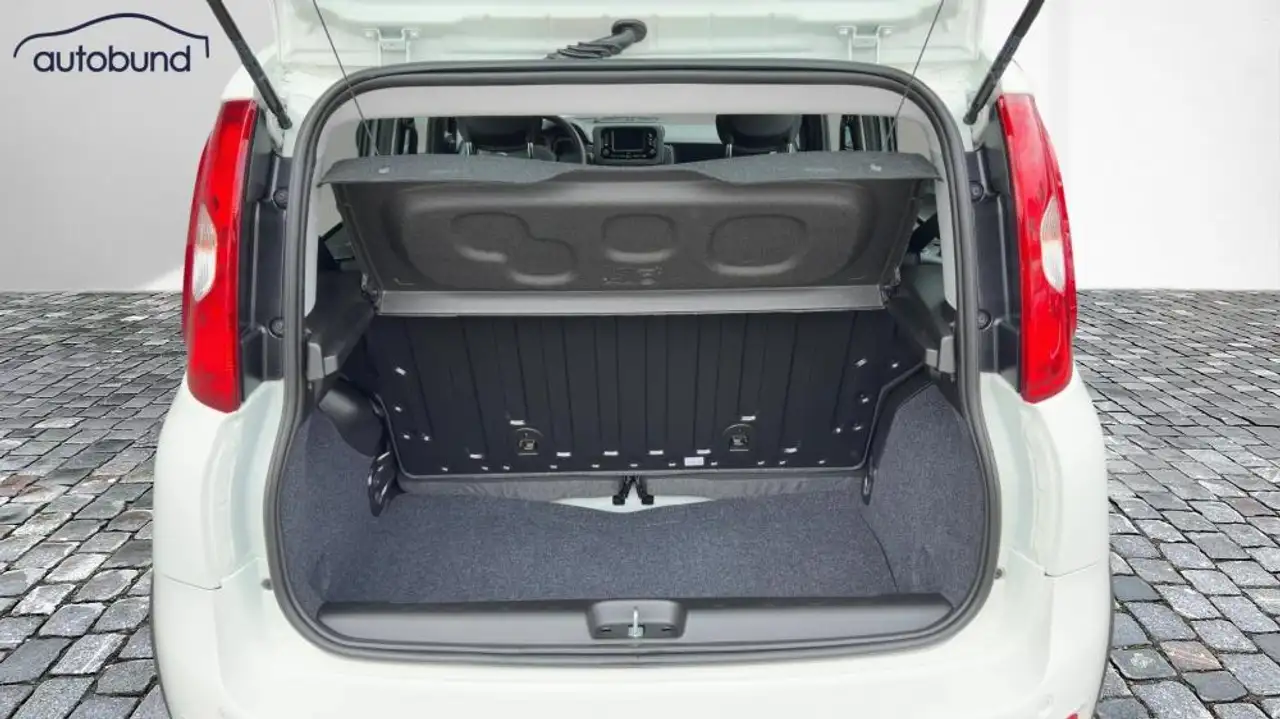 Fiat Panda 1,0 Hybrid (MHEV) Base DAB PDC — Vehicle gallery 8
