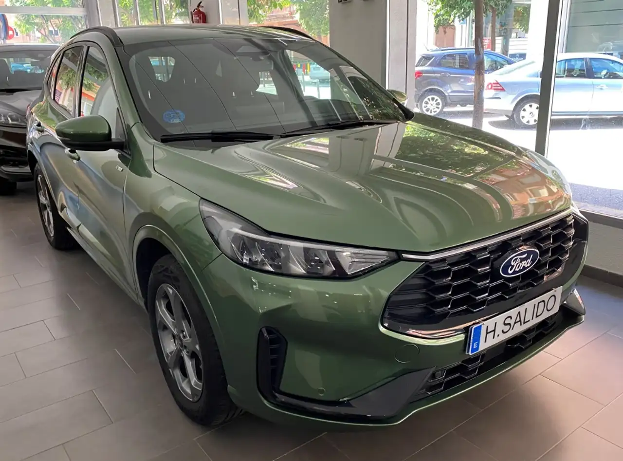 Ford Kuga 2.5 Duratec PHEV ST-Line 4x2 — Galería del vehículo 3
