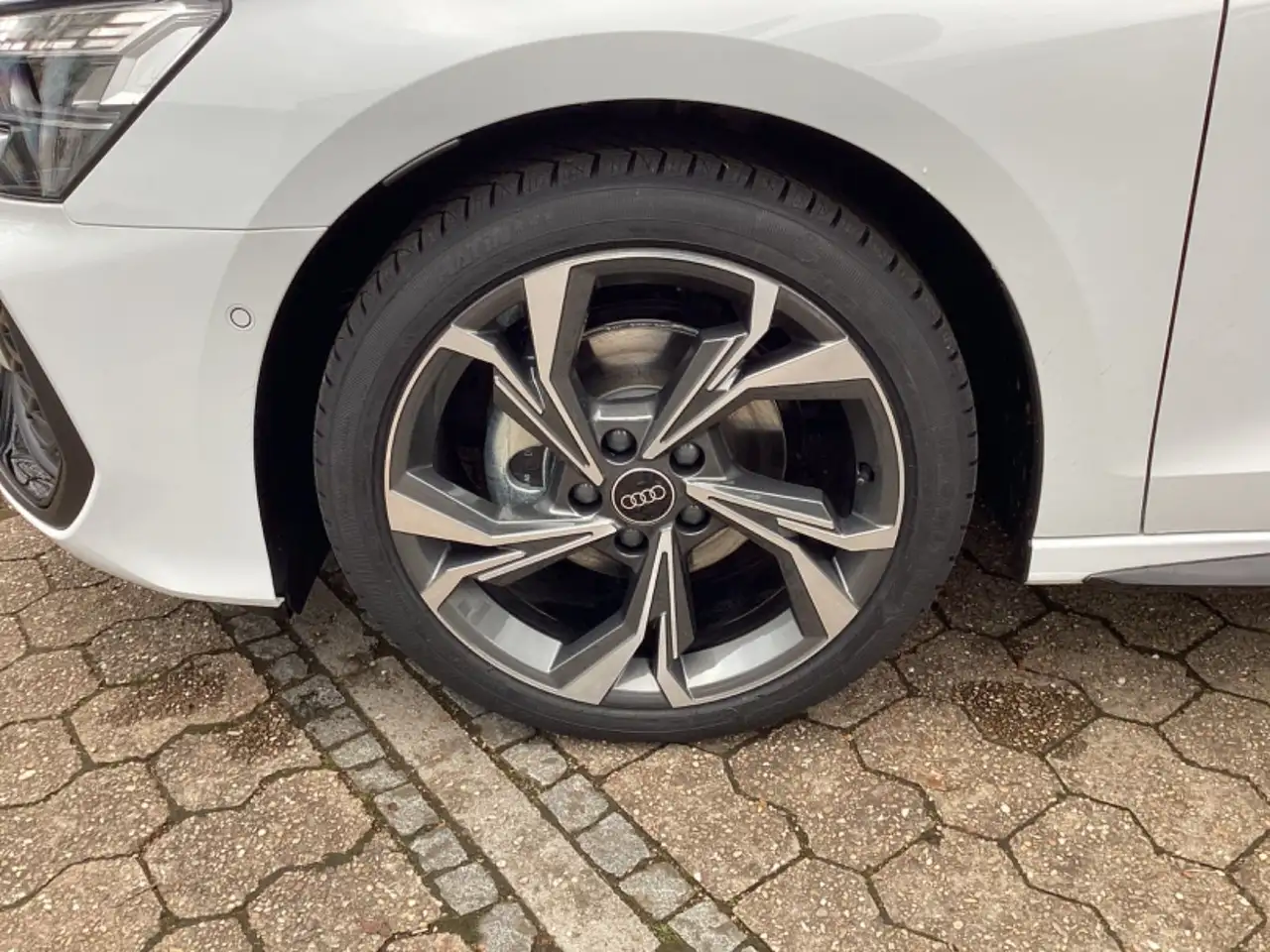 Audi A3 Sportback 35 TFSI S line Navi ACC SOUND — Galerie du véhicule 10