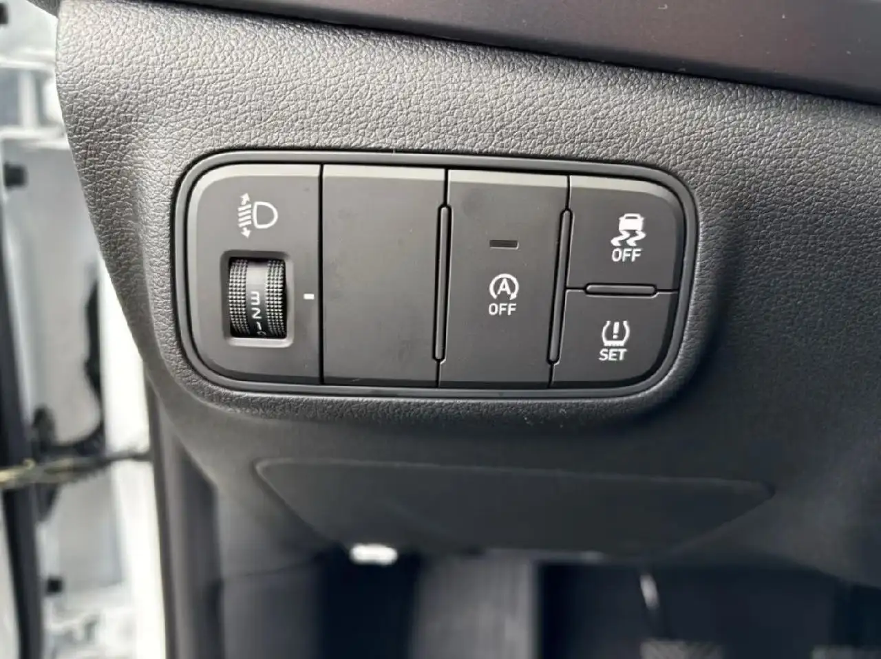 Hyundai BAYON Select 2WD,KLIMA,NAVI,RFK,MFL — Vehicle gallery 11