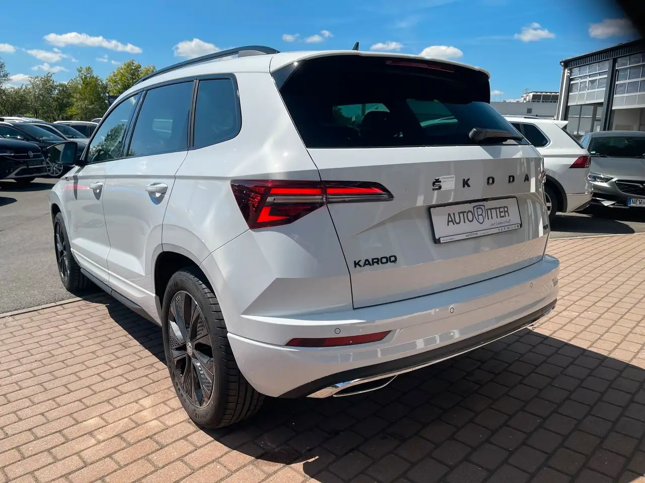 Skoda Karoq Sportline 4x4 Matrix-LED+SHZ+AHK+CarPla... — Galería del vehículo 7