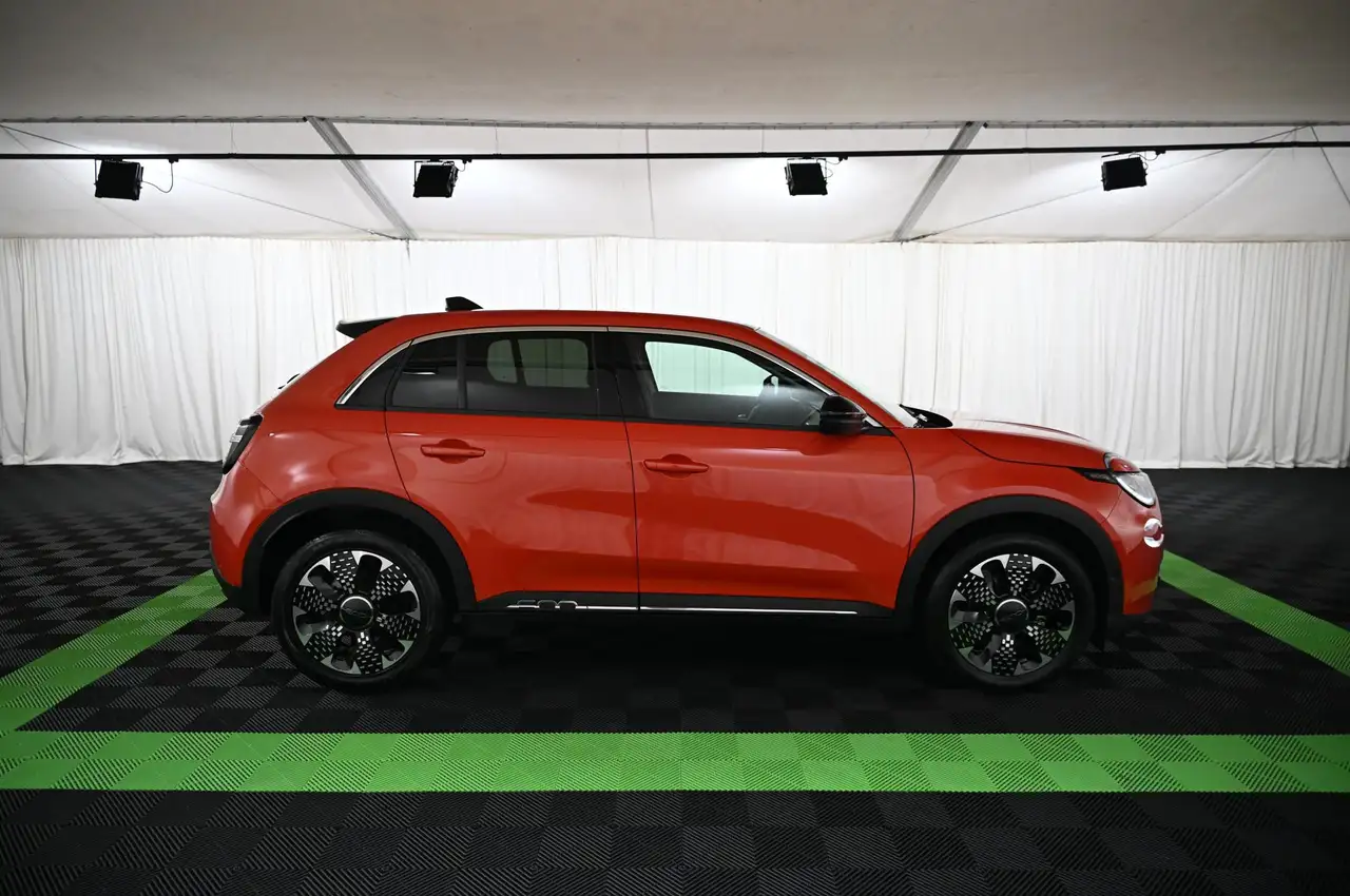 Fiat 600 1.2 Hybrid 136 DCT6 La Prima LED/NAVI/SHZ/18 — Galería del vehículo 9