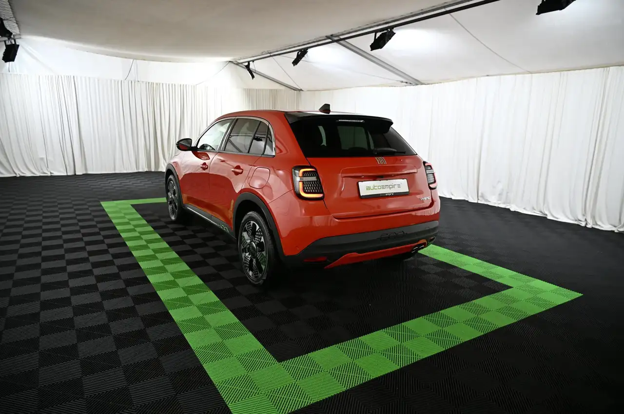 Fiat 600 1.2 Hybrid 136 DCT6 La Prima LED/NAVI/SHZ/18 — Galería del vehículo 7
