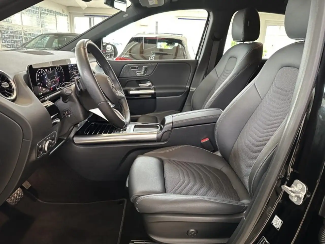 Mercedes-Benz B 180 +Progressive+MULTIBEAM+2xMemory+AHK++Winter-P.+Ver — معرض صور السيارة 11