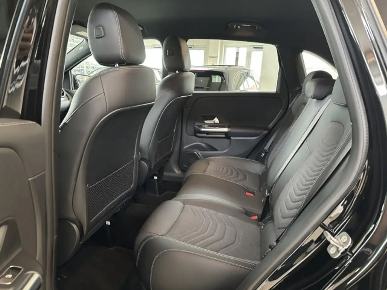 Mercedes-Benz B 180 +Progressive+MULTIBEAM+2xMemory+AHK++Winter-P.+Ver — معرض صور السيارة 18