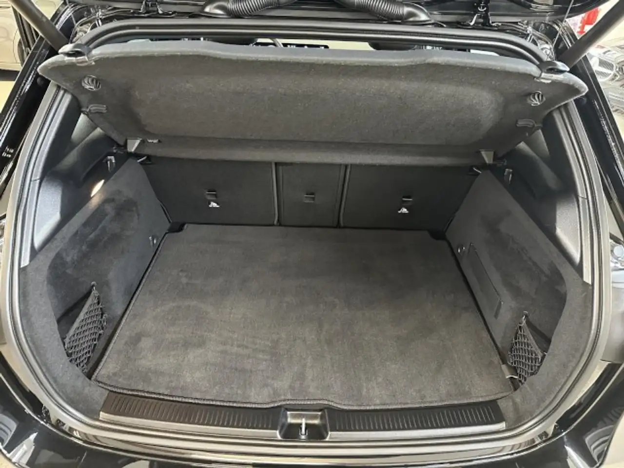 Mercedes-Benz B 180 +Progressive+MULTIBEAM+2xMemory+AHK++Winter-P.+Ver — معرض صور السيارة 22