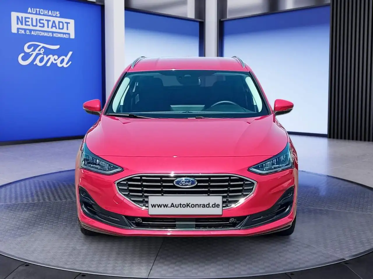 Ford Focus Turnier 1.0 EcoBoost Hybrid Aut. TITANIUM — معرض صور السيارة 2