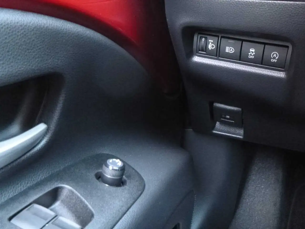 Toyota Aygo X Pulse Edition - LED, Navi, SZ, PDC, Alu 18' — Vehicle gallery 17