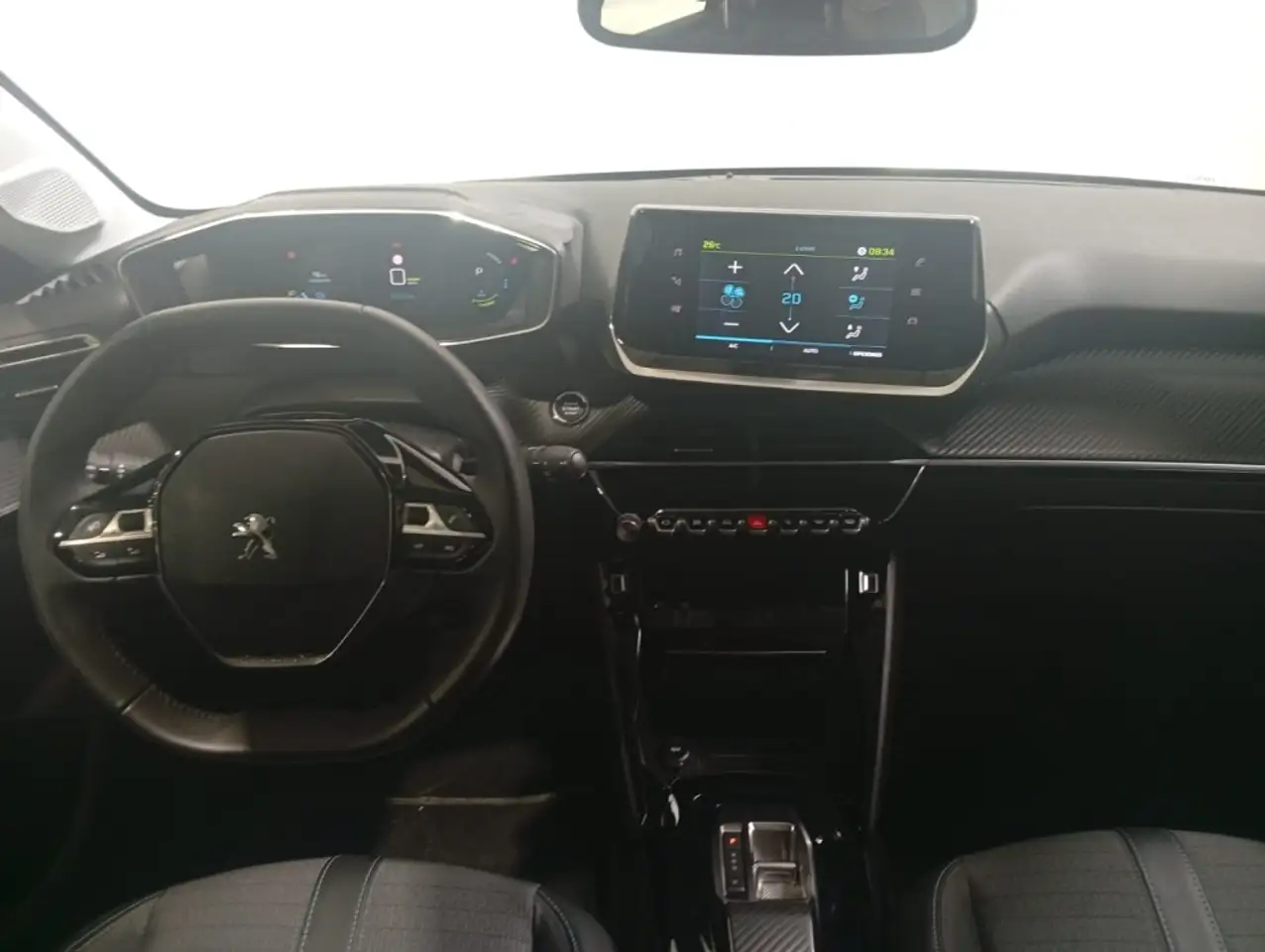 Peugeot 208 Allure Eléctrico 136 — Vehicle gallery 26