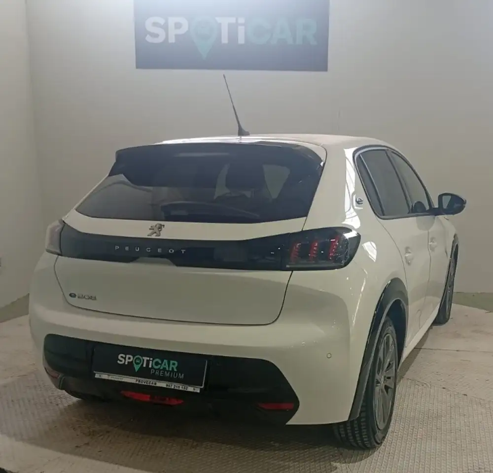 Peugeot 208 Allure Eléctrico 136 — Vehicle gallery 8