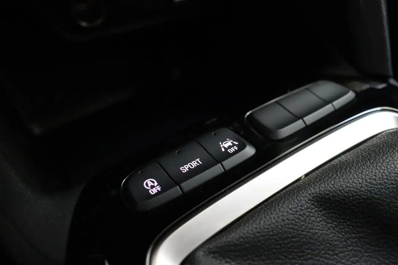 Opel Corsa F GS Kamera/PDC/Lenkhzg. — Vehicle gallery 13
