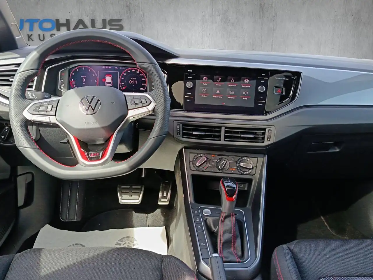 Volkswagen Polo 2.0 TSI GTI DSG PANO+PDC VORNE+HINTEN+MATRIX-LED + — Galerie du véhicule 13