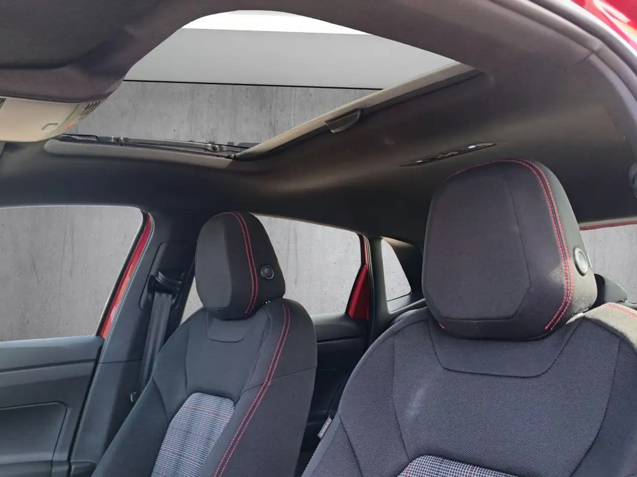 Volkswagen Polo 2.0 TSI GTI DSG PANO+PDC VORNE+HINTEN+MATRIX-LED + — Galerie du véhicule 10