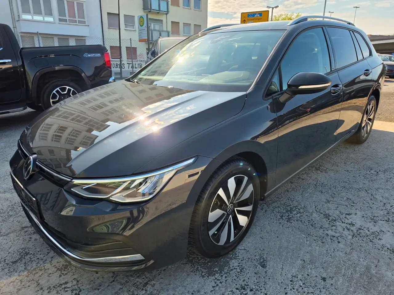 Volkswagen Golf VIII Variant Move 1,0 eTSI AUTOMATIK — Mannheim