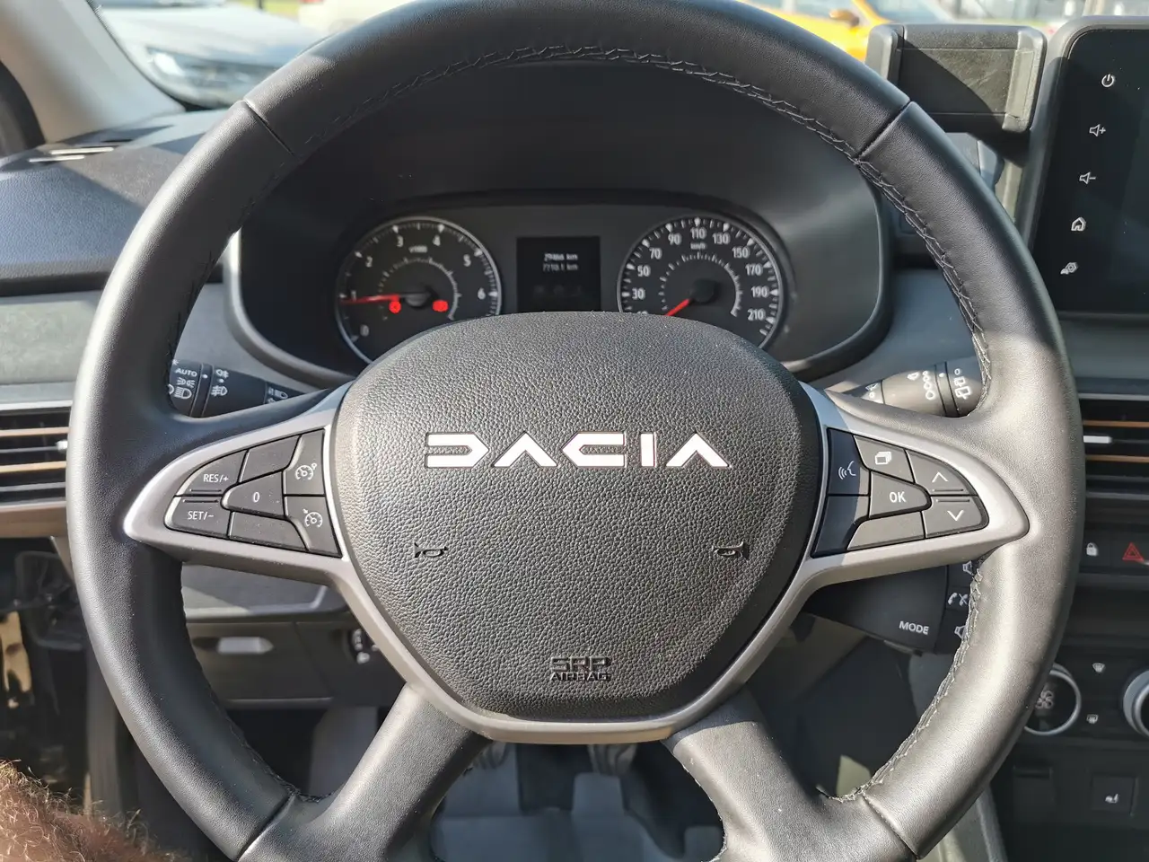 Dacia Jogger TCe 110 Extreme+ 7 Sitzer (Navi*Sitzheizung*LED*Rückfahrkamera*Treuegarantie) — معرض صور السيارة 21