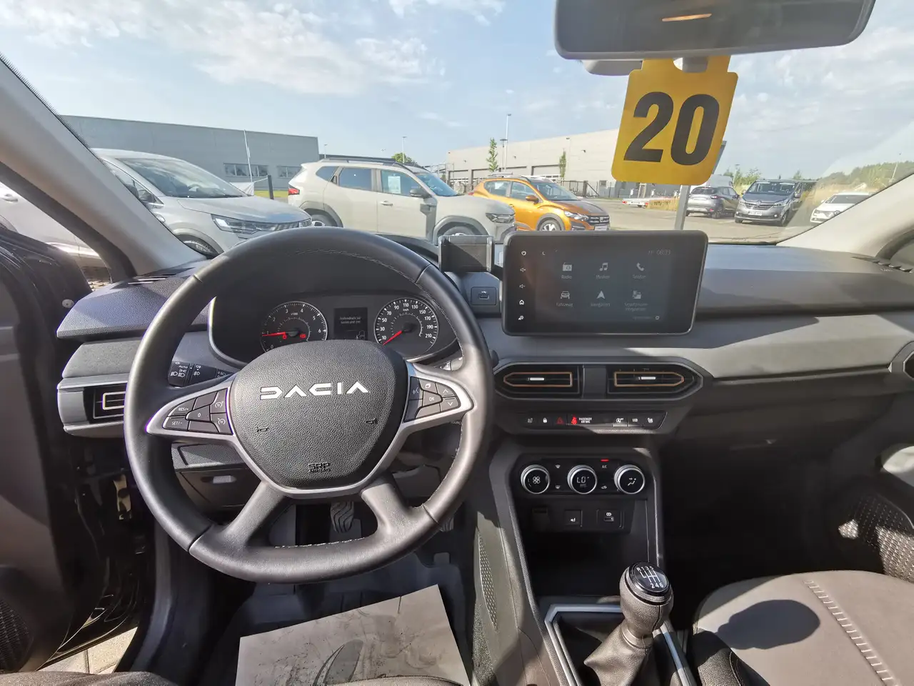 Dacia Jogger TCe 110 Extreme+ 7 Sitzer (Navi*Sitzheizung*LED*Rückfahrkamera*Treuegarantie) — معرض صور السيارة 17