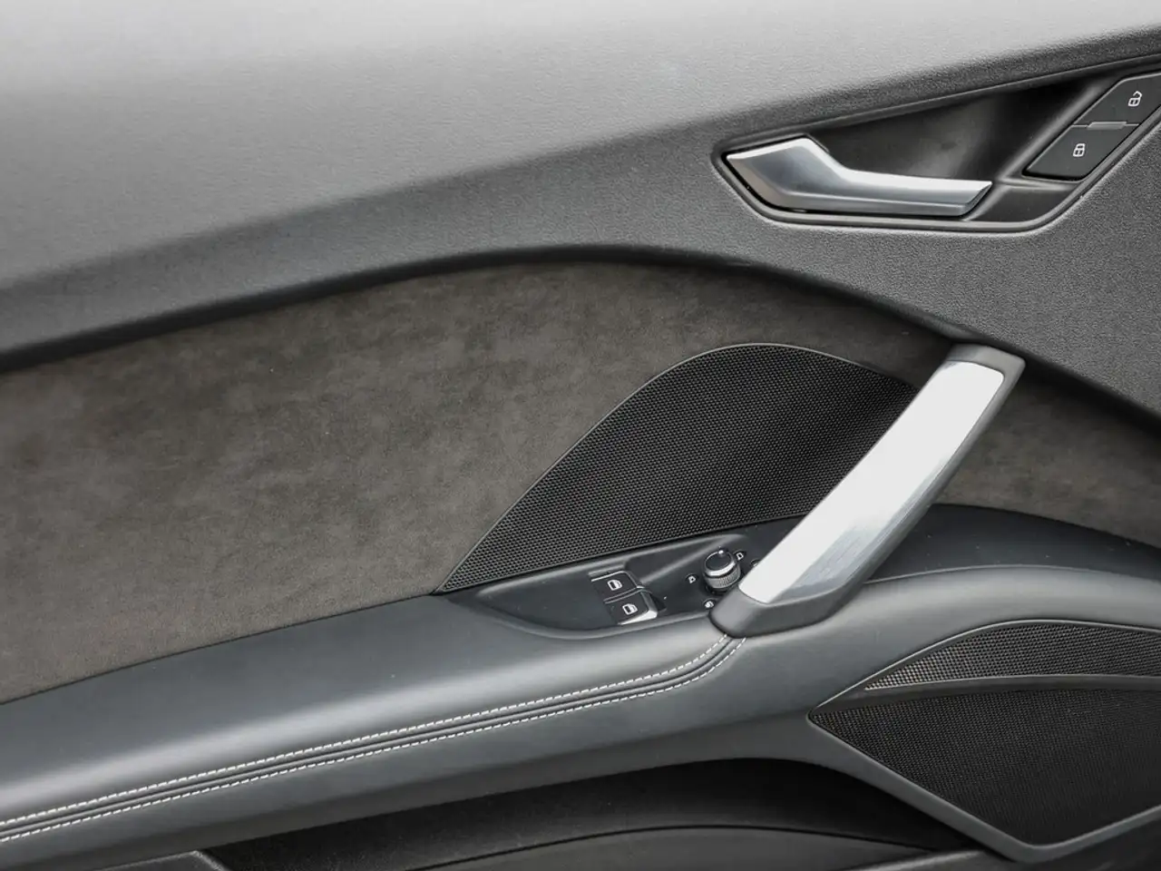Audi TT Roadster 45 TFSI quattro S line sport + Navi — معرض صور السيارة 20